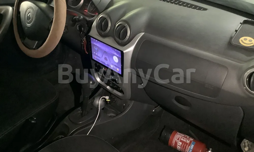 Vehicle photo 8