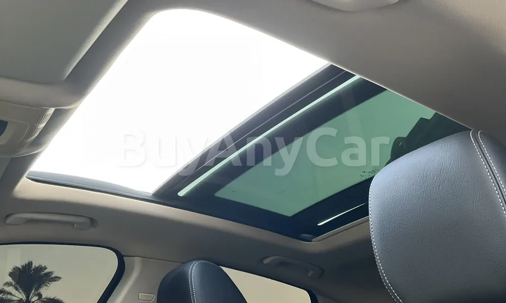 Vehicle photo 8