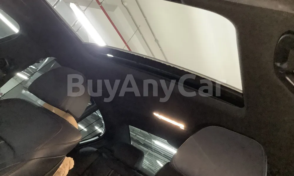 Vehicle photo 9