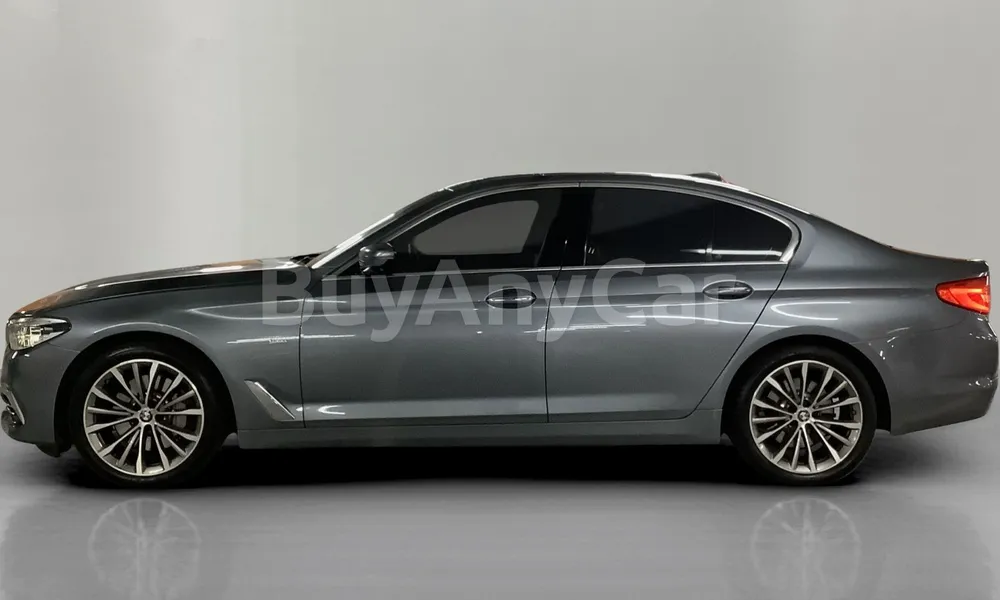 Vehicle photo 4