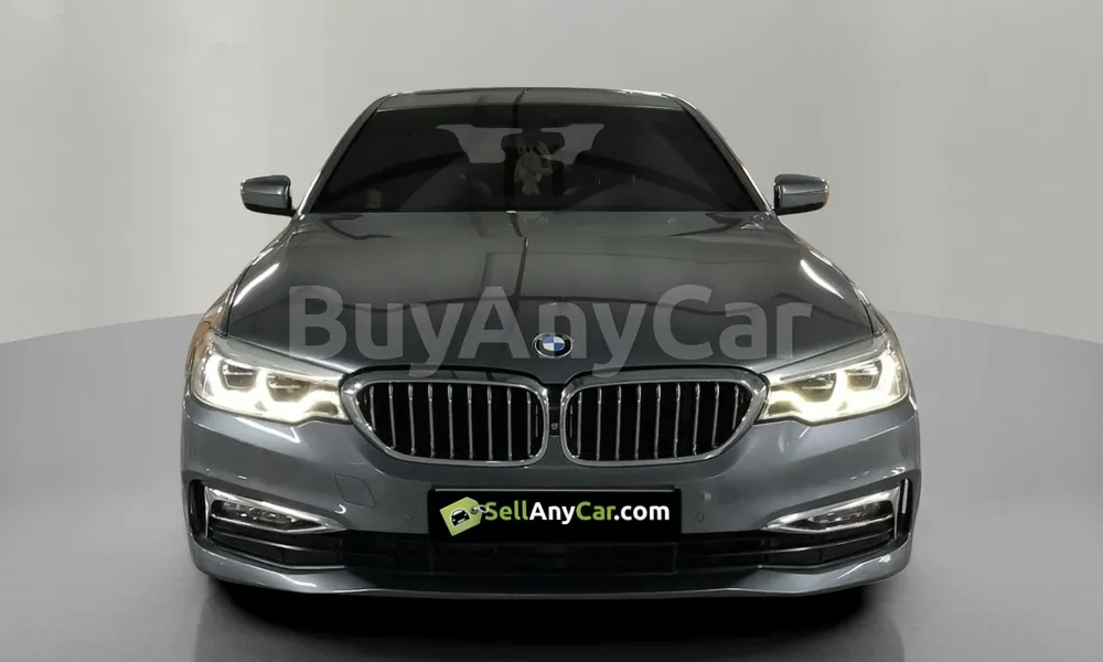 Vehicle photo 1