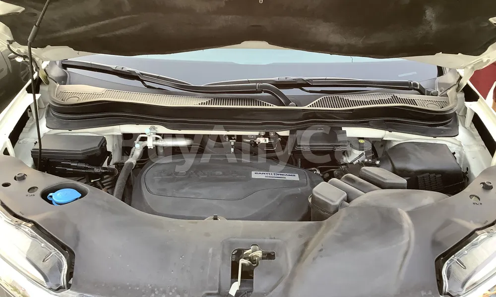 Vehicle photo 6