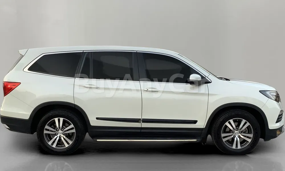 Vehicle photo 3