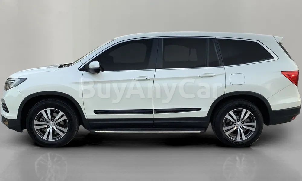 Vehicle photo 4