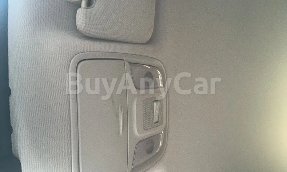 Vehicle photo 9
