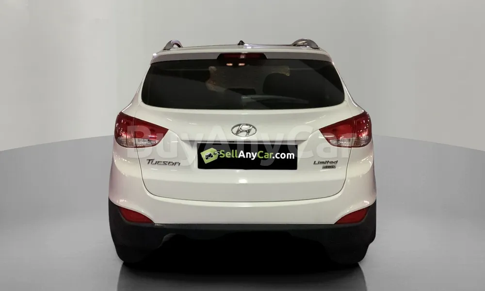 Vehicle photo 2