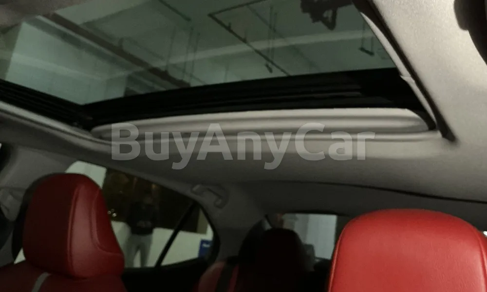 Vehicle photo 8