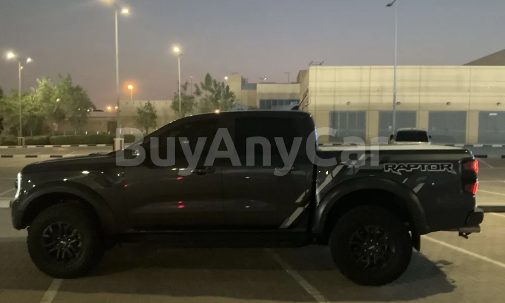 Vehicle photo 4