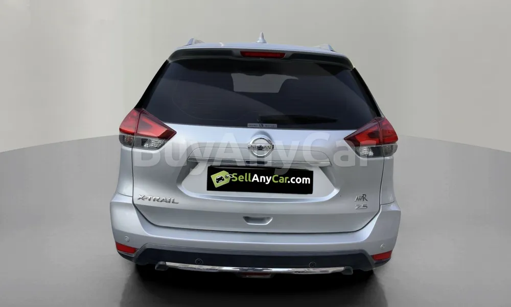 Vehicle photo 2