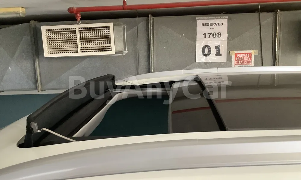 Vehicle photo 5