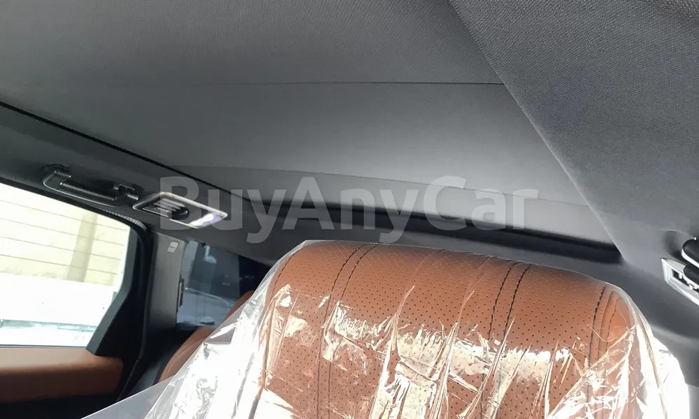 Vehicle photo 9