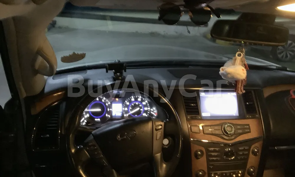 Vehicle photo 8