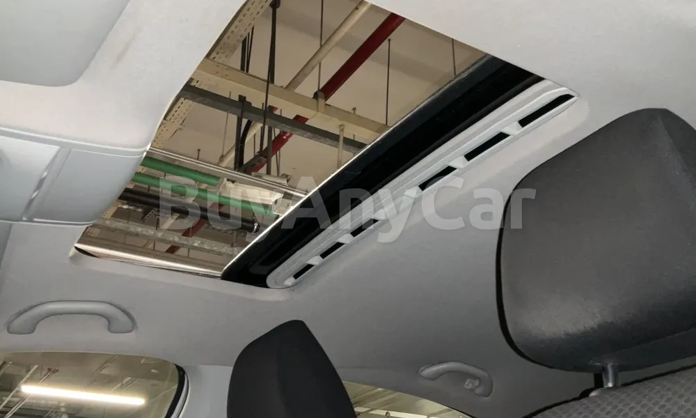 Vehicle photo 8