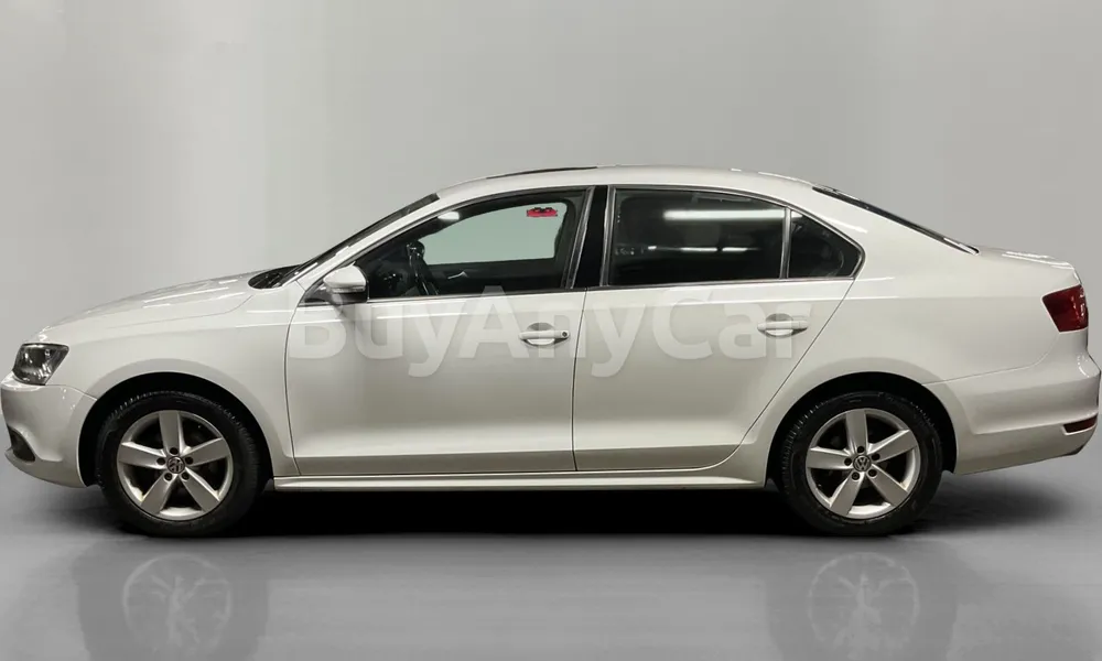 Vehicle photo 4
