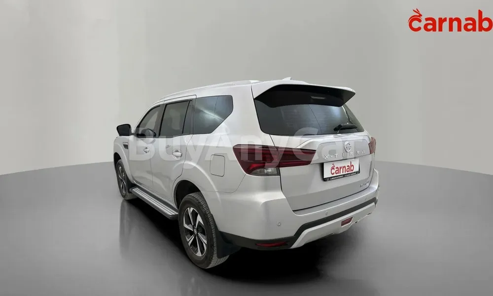 Vehicle photo 8