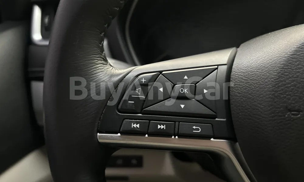 Vehicle photo 11