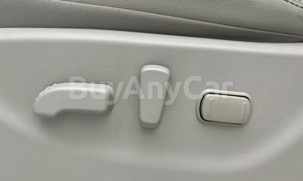 Vehicle photo 14
