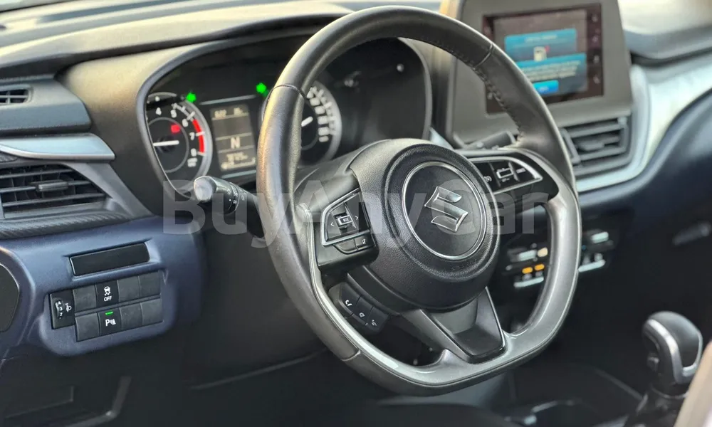 Vehicle photo 5