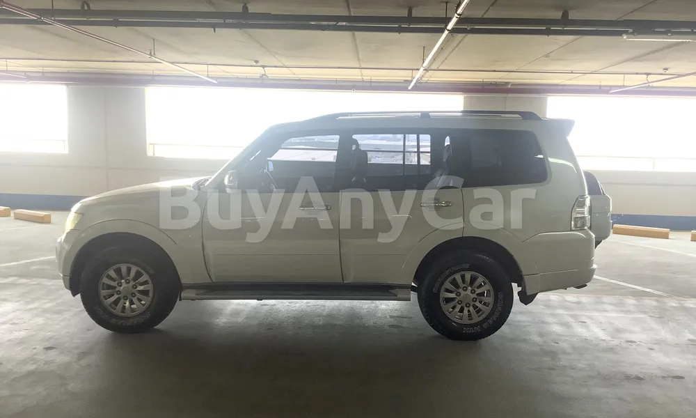 Vehicle photo 4