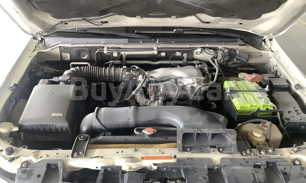 Vehicle photo 6