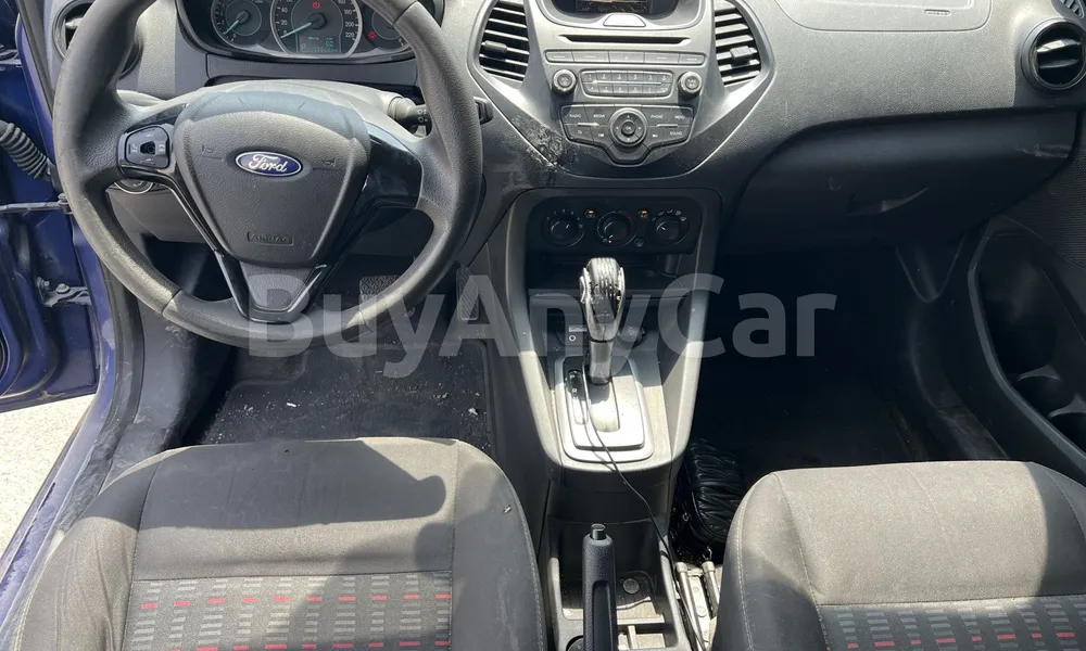 Vehicle photo 9