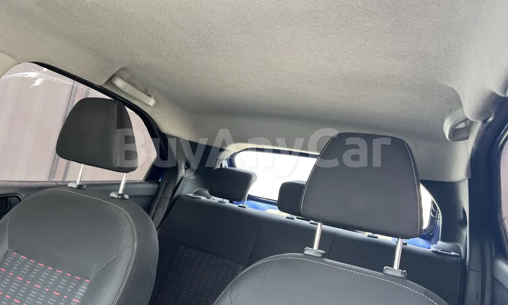 Vehicle photo 8