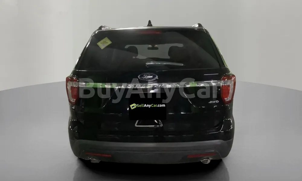 Vehicle photo 2
