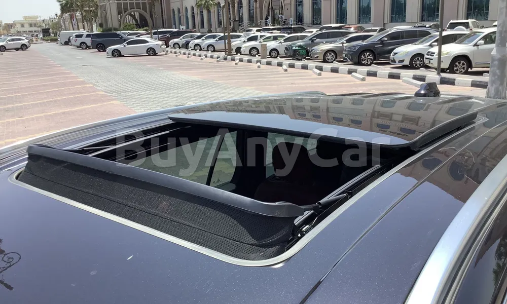 Vehicle photo 6