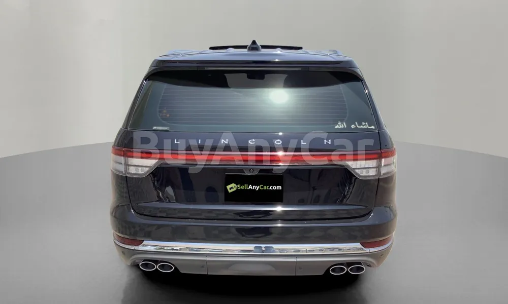 Vehicle photo 2