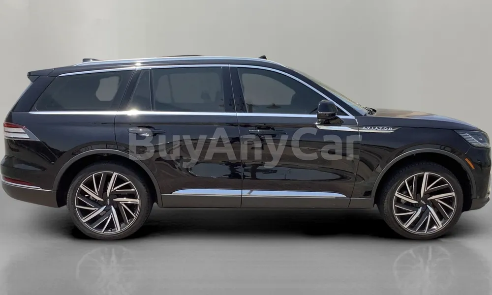 Vehicle photo 3