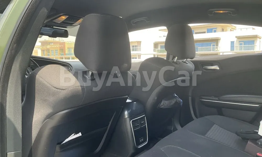 Vehicle photo 9
