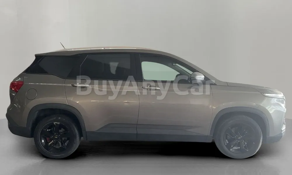 Vehicle photo 3