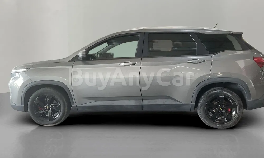 Vehicle photo 4
