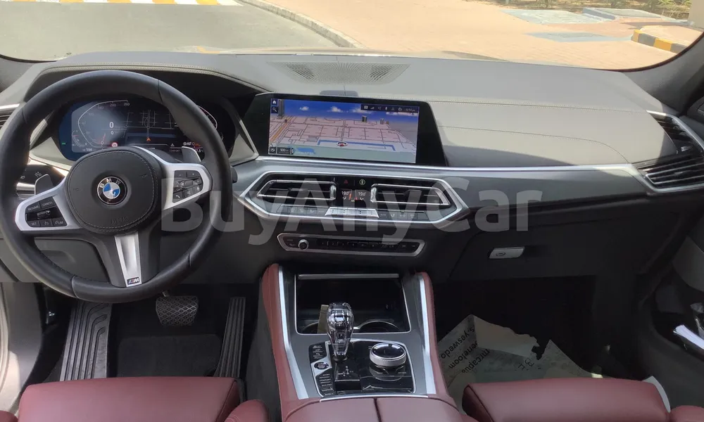 Vehicle photo 8