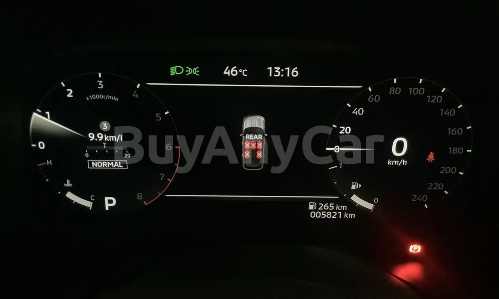 Vehicle photo 7
