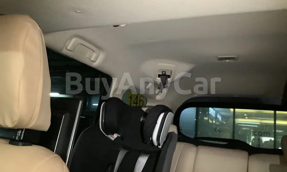 Vehicle photo 9
