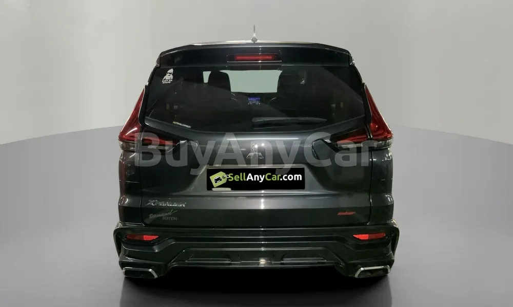 Vehicle photo 2