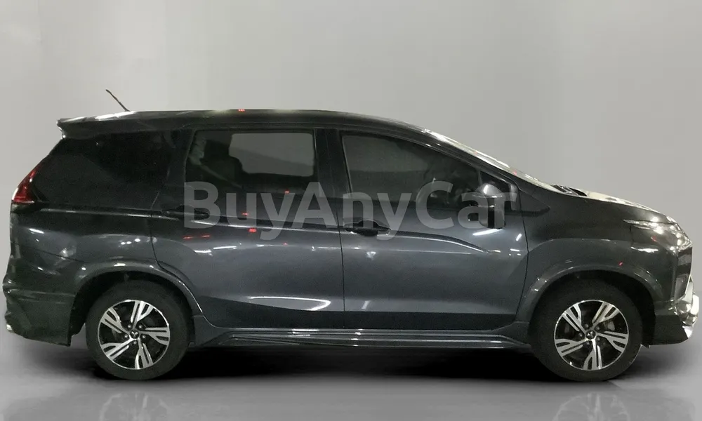 Vehicle photo 3