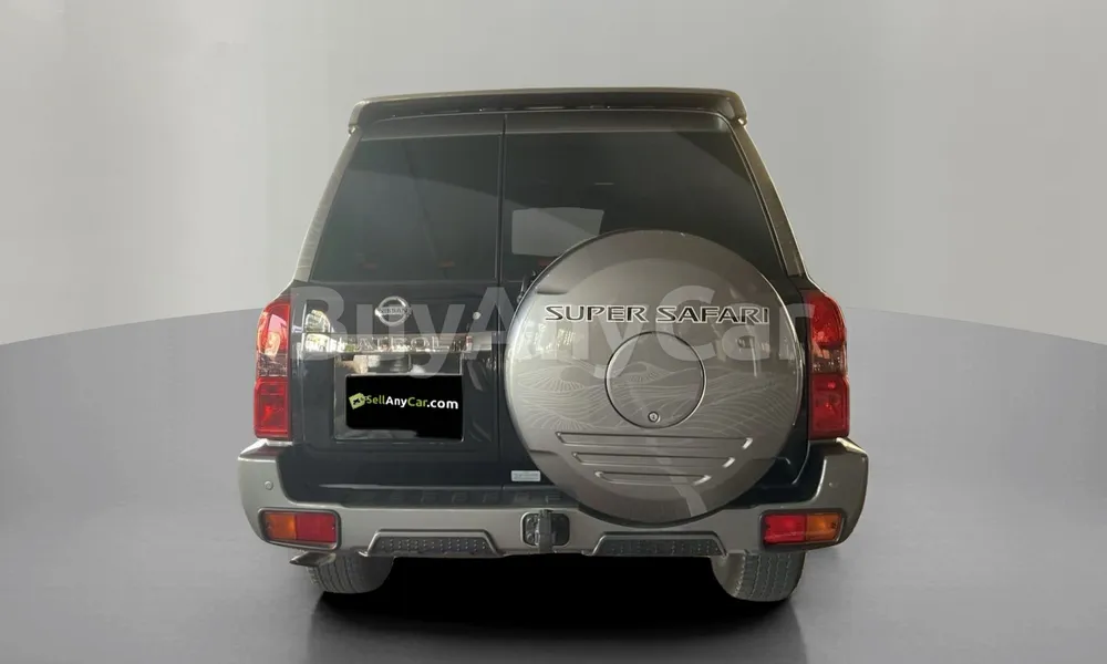 Vehicle photo 2