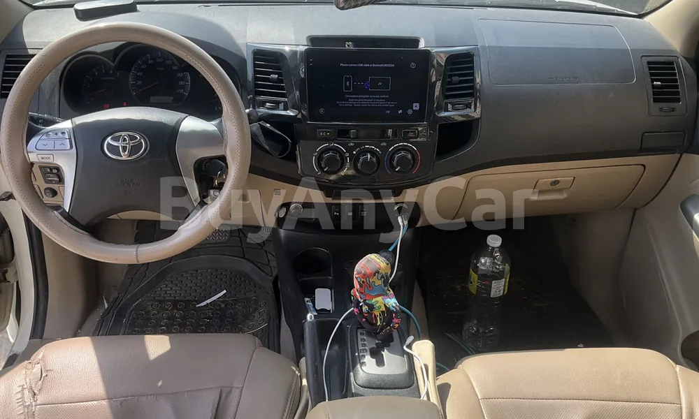 Vehicle photo 8