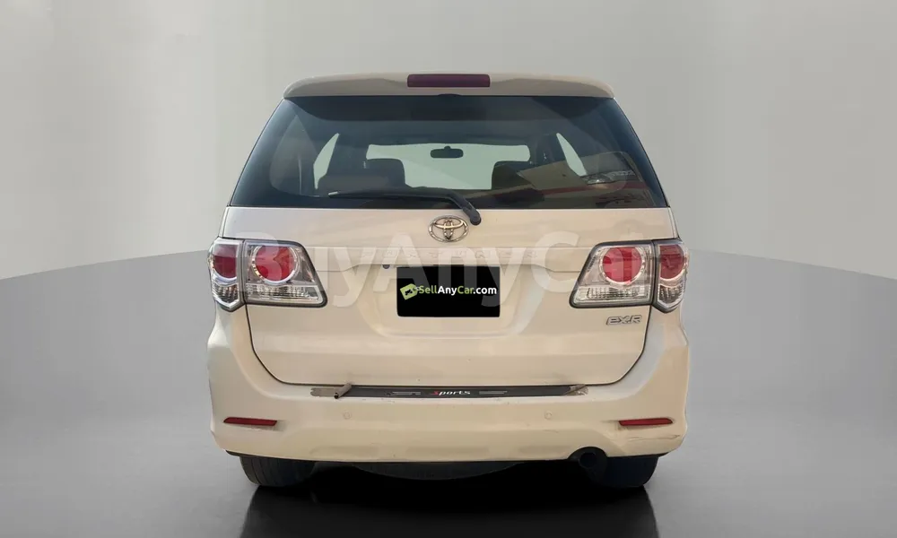 Vehicle photo 2
