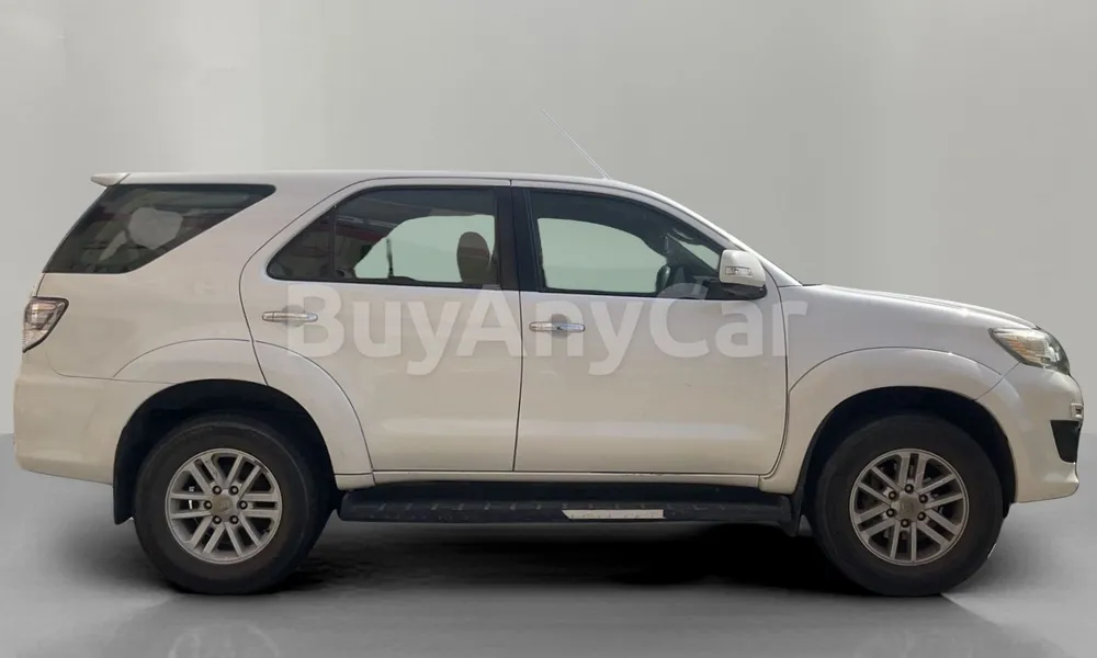 Vehicle photo 3