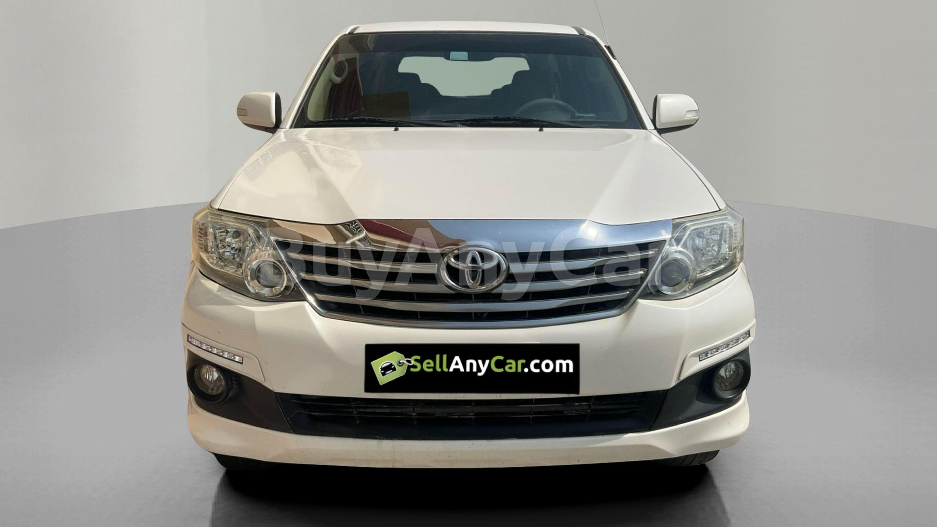 Toyota Fortuner 2015