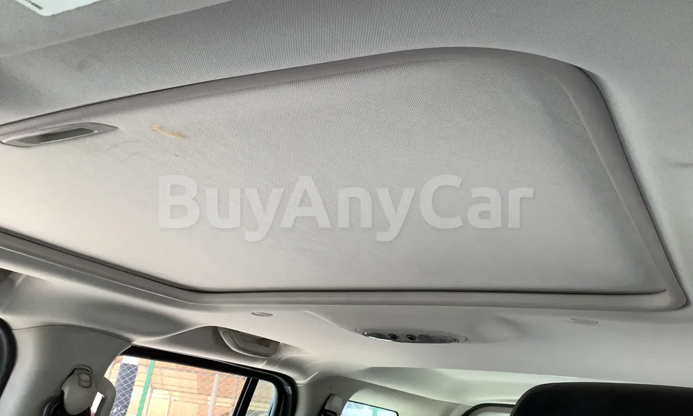 Vehicle photo 8