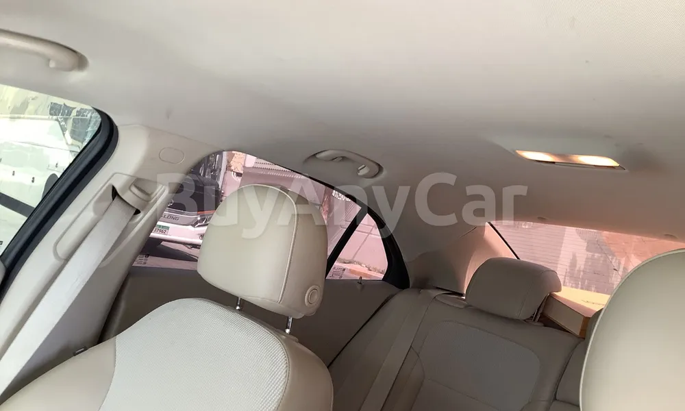 Vehicle photo 8