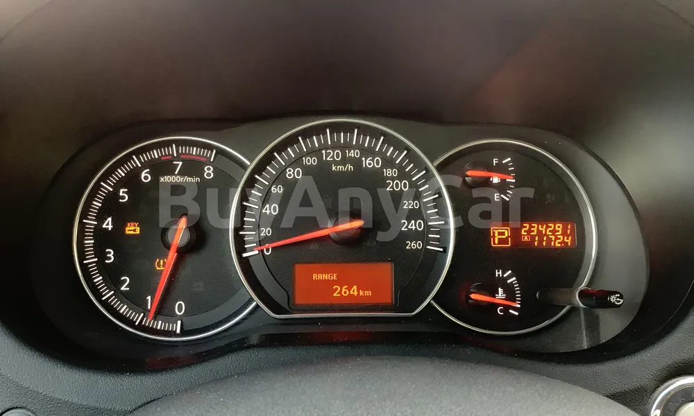 Vehicle photo 8