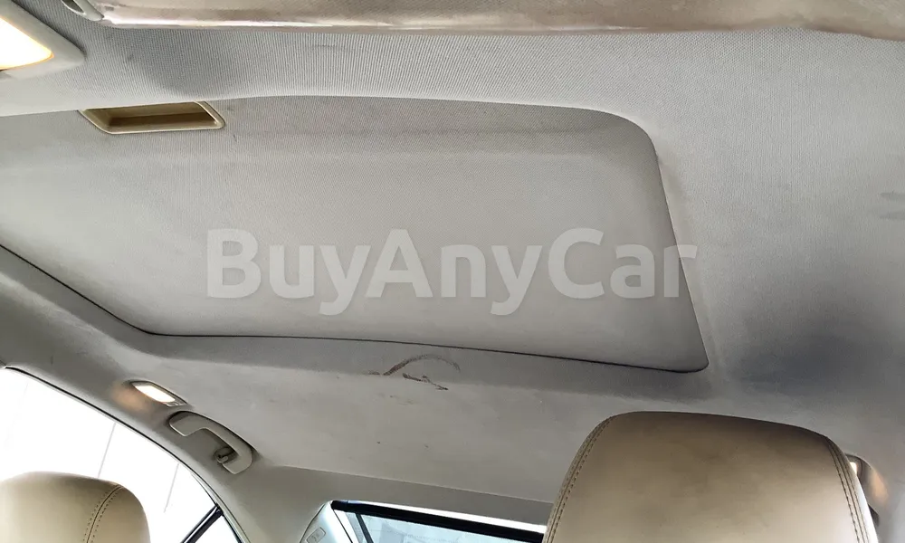Vehicle photo 9