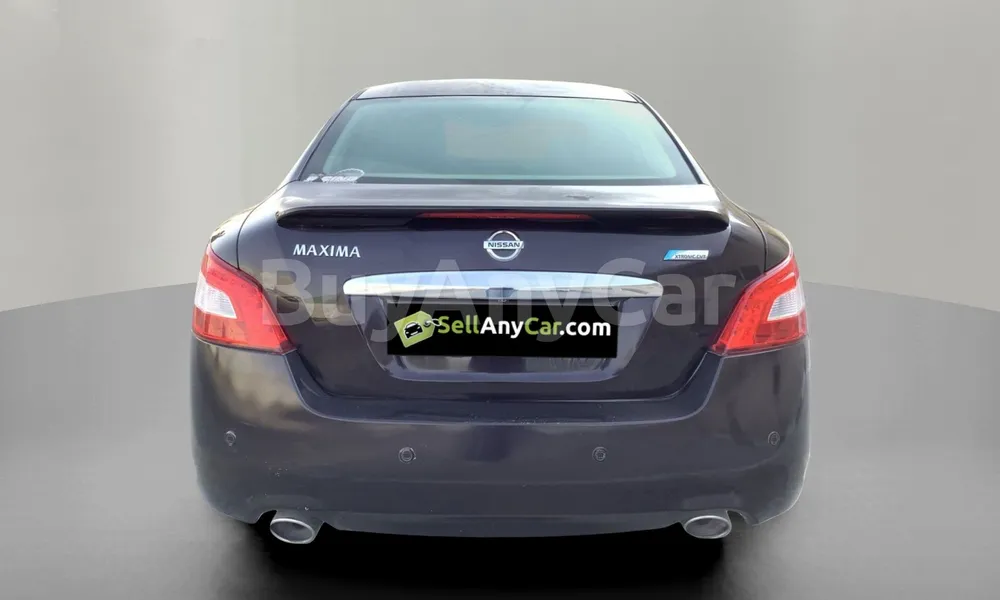 Vehicle photo 2