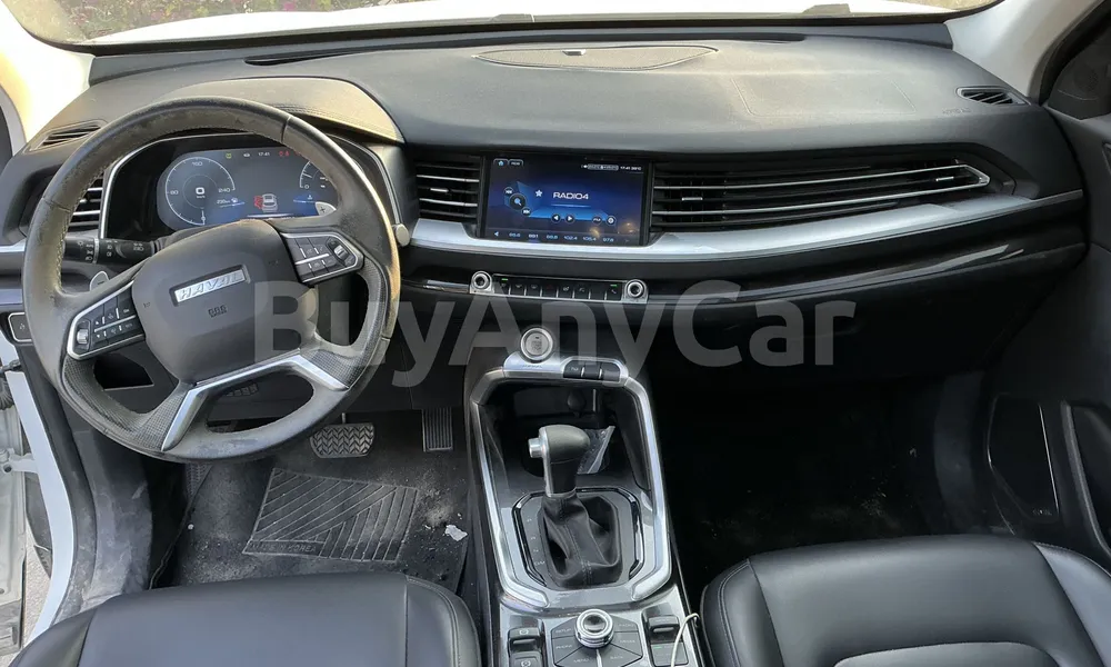Vehicle photo 9