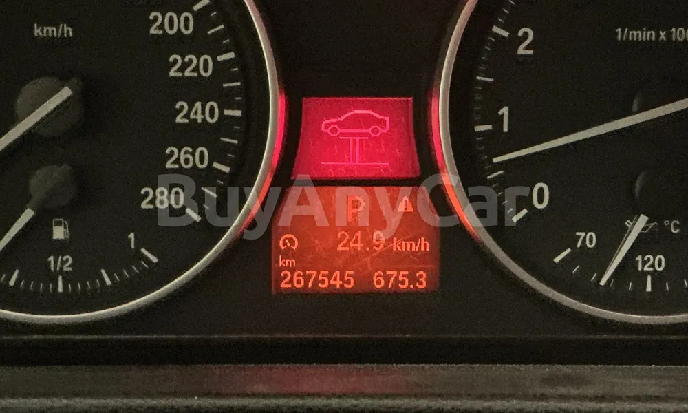 Vehicle photo 9